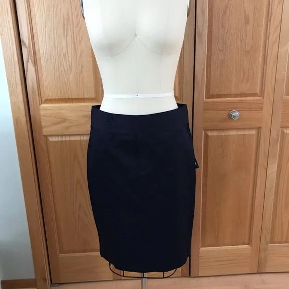 🆕Lauren Ralph Lauren™ pencil skirt in Navy - Picture 2 of 9